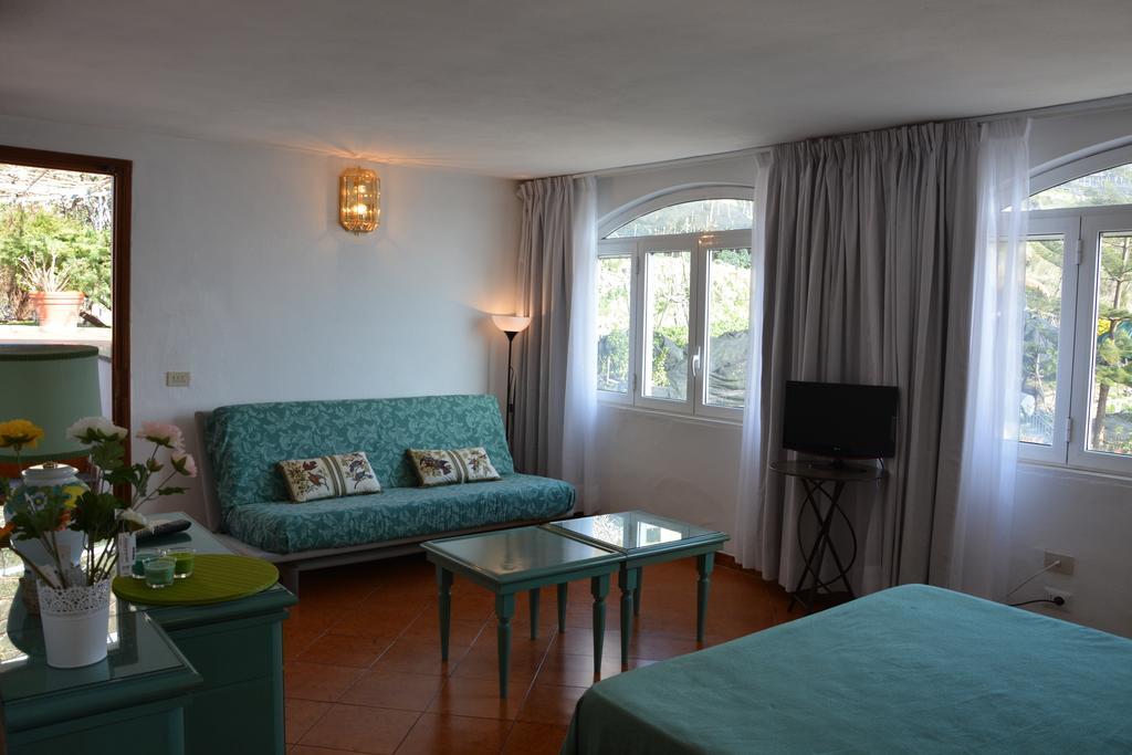 Holiday-in-amalfi * Amalfi